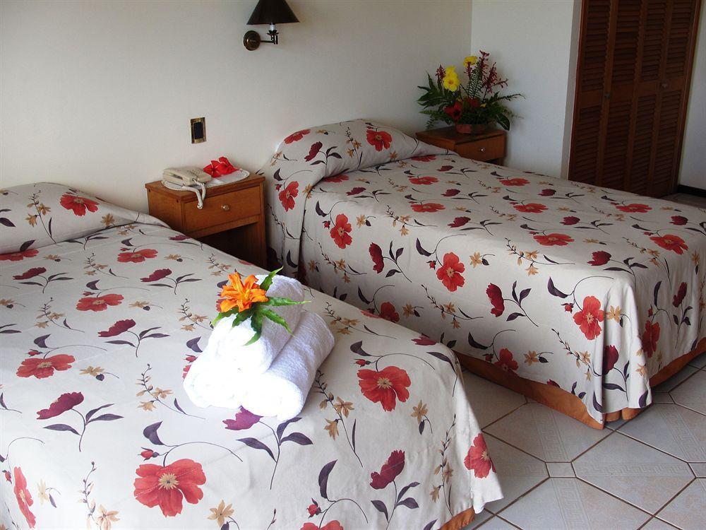 Iorana Isla De Pascua Hotel Hanga Roa Ngoại thất bức ảnh